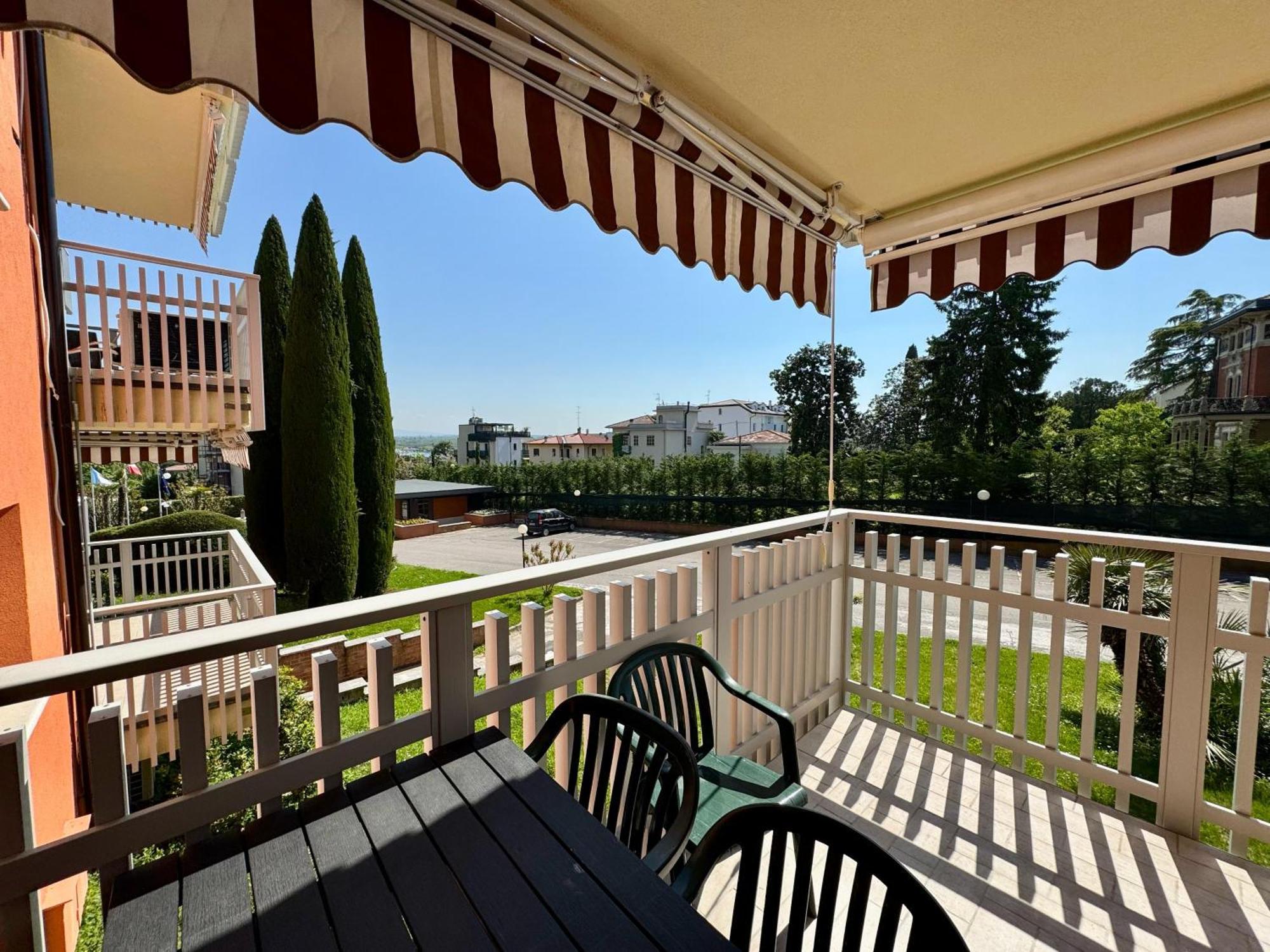 Easy Apartments Peschiera Peschiera del Garda Exteriör bild