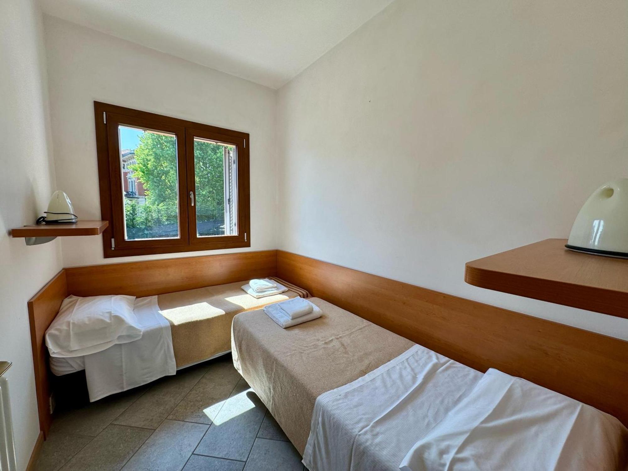 Easy Apartments Peschiera Peschiera del Garda Exteriör bild